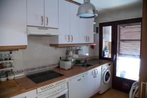 A kitchen or kitchenette at Flat with parking in the center of Las Rozas