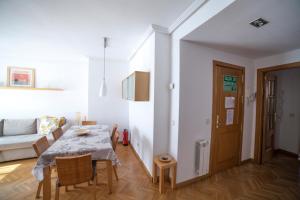 A seating area at Flat with parking in the center of Las Rozas