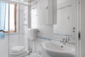 A bathroom at Lurisia