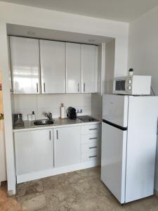 A kitchen or kitchenette at Castillo de Santa Clara