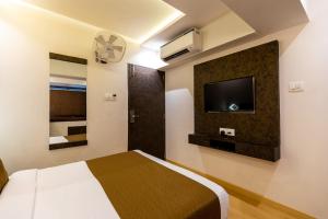 Postel nebo postele na pokoji v ubytování Hotel Larmont Luxury