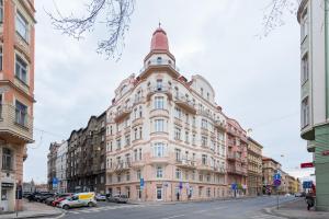 Nespecifikovaný výhled na destinaci Praha nebo výhled na město při pohledu z apartmánu