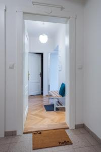 Posezení v ubytování Beautiful Mala Strana Studio by easyBNB