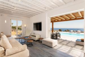 Bazén v ubytování Villa Sara Mykonos nebo v jeho okolí