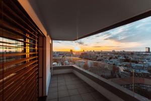 Balkón alebo terasa v ubytovaní Modern apartment in centre with amazing view