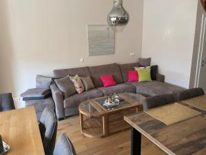 A seating area at kleines Seeglück