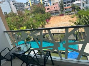 Výhled na bazén z ubytování Waterpark condominium By Daranee nebo okolí