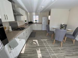 Fotografie z fotogalerie ubytování Westergate - 4 Bed Luxury Home with free parking v destinaci Milton Keynes