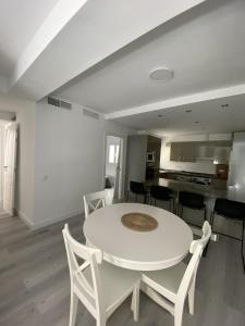 Kuchyňa alebo kuchynka v ubytovaní Apartamento Carihuela
