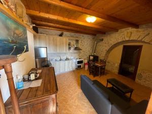 A kitchen or kitchenette at Find your peace in a traditional country house!!
