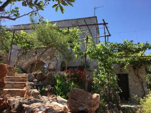 A garden outside Find your peace in a traditional country house!!