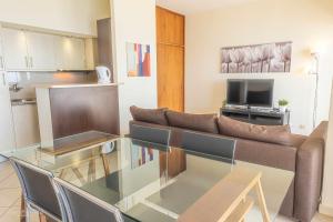 Kuchyň nebo kuchyňský kout v ubytování Harmony Sea View + 18 fotografií