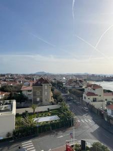 Zdjęcie z galerii obiektu Appartement avec vue exceptionnelle sur Biarritz w Biarritz