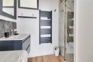 Kúpeľňa v ubytovaní Jolie maison pour 6 à Noirmoutier-en-l'Ile + 15 fotografií