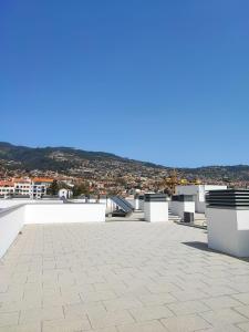 - une vue depuis le toit d'un bâtiment dans l'établissement SOCIAL LODGE - Centro do Funchal, à Funchal