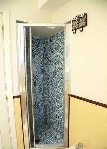 A bathroom at Ocean flat