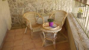 Balkón nebo terasa v ubytování Domaine Saint Claude - Gîte , Chambres d'hôtes & hébergement insolite