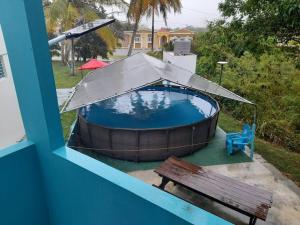 View ng pool sa Caracoles Breeze Apartments o sa malapit