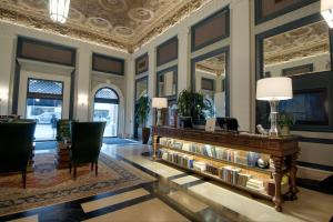 Posezení v ubytování Sentinel Hotel