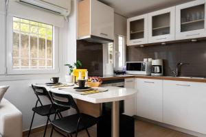 Kép Modern Two Level Apartment in the Heart of Athens szállásáról Athénban a galériában