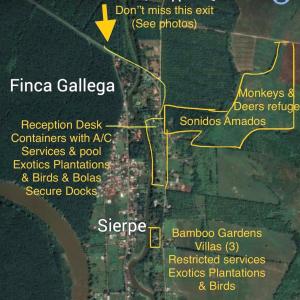 una mappa dettagliata di un campo da golf con cortili e cortili di hotelsonidosamados-osa a Sierpe