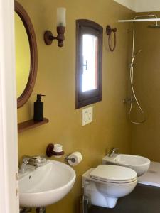 A bathroom at Agriturismo dalla Mimmi
