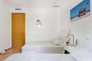Postel nebo postele na pokoji v ubytování Marbella Rio Real apartment