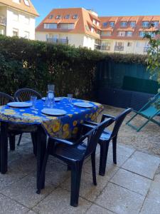 Zdjęcie z galerii obiektu 2 pièces avec jardin ! w mieście Villers-sur-Mer
