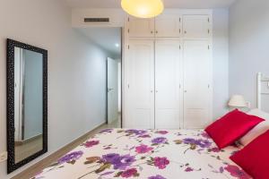 Posteľ alebo postele v izbe v ubytovaní Spacious apartment in El Campello, 120 m², shared pool