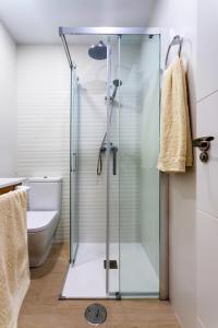 Kúpeľňa v ubytovaní Spacious apartment in El Campello, 120 m², shared pool