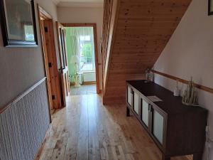 Fotografie z fotogalerie ubytování Spacious 6-Bed House 10 minutes from Knock Airport v destinaci Ballaghaderreen