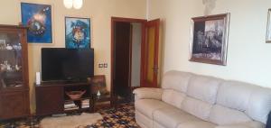 TV a/nebo společenská místnost v ubytování Apartments Sun & Sea