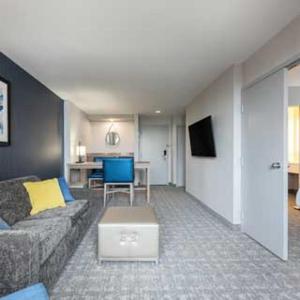 TV a/nebo společenská místnost v ubytování The Simon Hotel Sydney