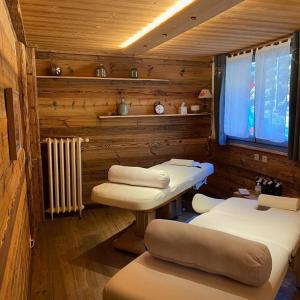Posezení v ubytování Hôtel Le Grand Chalet