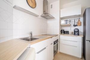 Fotografia z galérie ubytovania Bel appartement épuré et minimaliste pour 4 pers à Marseille v destinácii Marseille