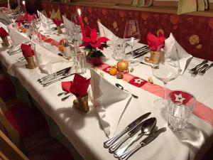 Restauracja lub miejsce do jedzenia w obiekcie Hotel Brunnenhof