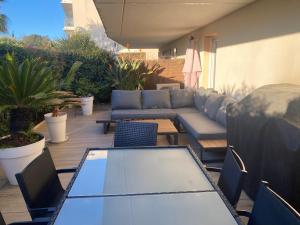 Fotografia z galérie ubytovania Superbe T3 de standing en RDC avec Grande terrasse v destinácii La Ciotat