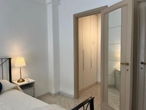 A bed or beds in a room at Vatican Walls Apartment