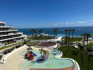 Výhled na bazén z ubytování Soria Beach nebo okolí