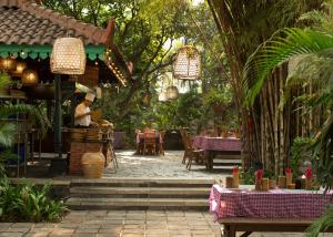 Restoran atau tempat makan lain di Bumi Surabaya City Resort