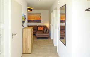 Χώρος καθιστικού στο 2 Bedroom Lovely Apartment In Büsum +18 φωτογραφίες