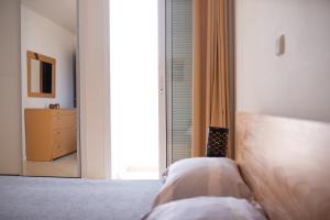 Ảnh trong thư viện ảnh của 2 bdr cozy beachside apartment, Copacabana - LCGR ở Mindelo +20 ảnh