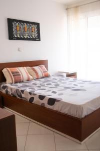 Ảnh trong thư viện ảnh của 2 bdr cozy beachside apartment, Copacabana - LCGR ở Mindelo