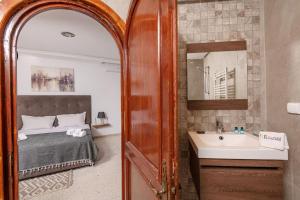 Gallery image of villa des jasmins in Tunis +9 photos