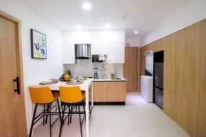 Kuchyň nebo kuchyňský kout v ubytování Newly 1 bedroom apartment by Galeria 360
