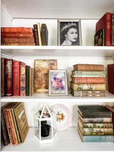 The library in the holiday home