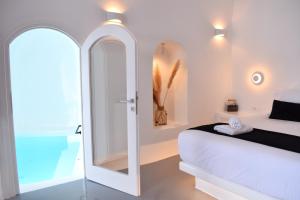 Fotografie z fotogalerie ubytování Oinos Luxury Suites Caldera v destinaci Oia