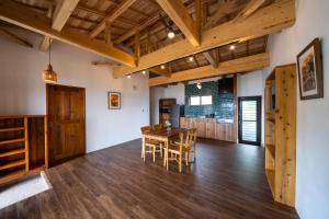 Φωτογραφία από το άλμπουμ του ｳｯﾄﾞﾋﾞﾙﾊｳｽ加計呂麻島 σε Sukomo