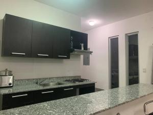 Cucina o angolo cottura di Enjoy a beautiful beach house in Panamá