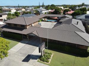 an overhead view of a house with a roof at Ballina Travellers Lodge in Ballina